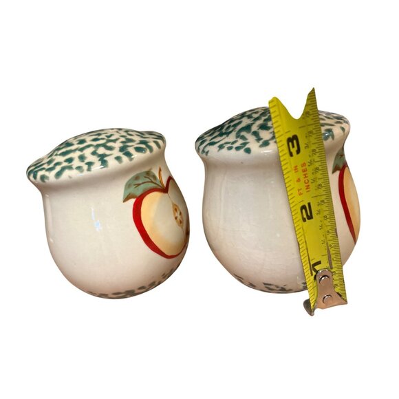 VINTAGE POTTERY GREEN SPONGE DESIGN ON TOP RED APPLE SALT AND PEPPER SHAKERS - Picture 11 of 12